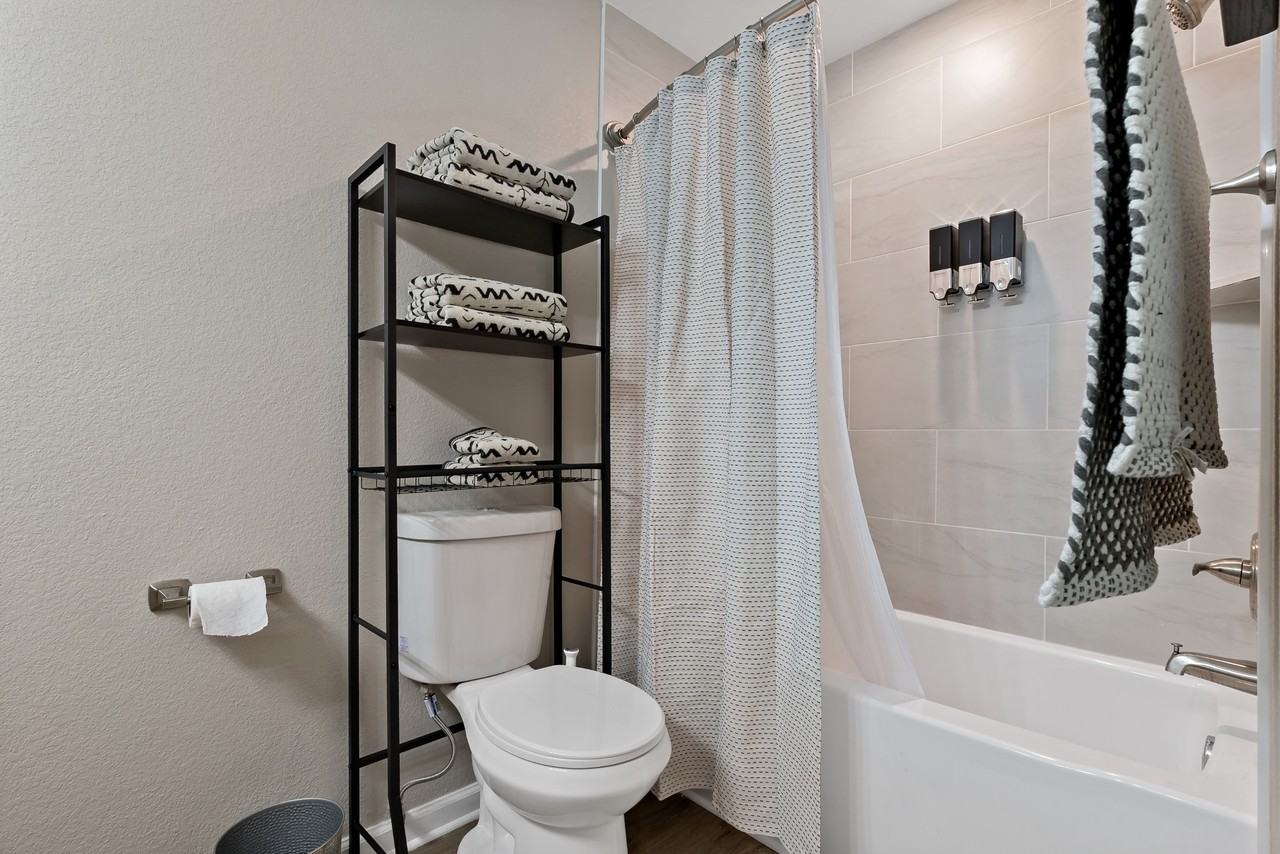 700 South Sims Avenue - Photo 7 of 23