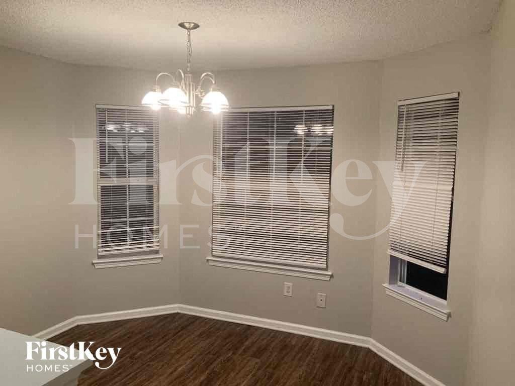 226 Bonnes Dr - Photo 4 of 16