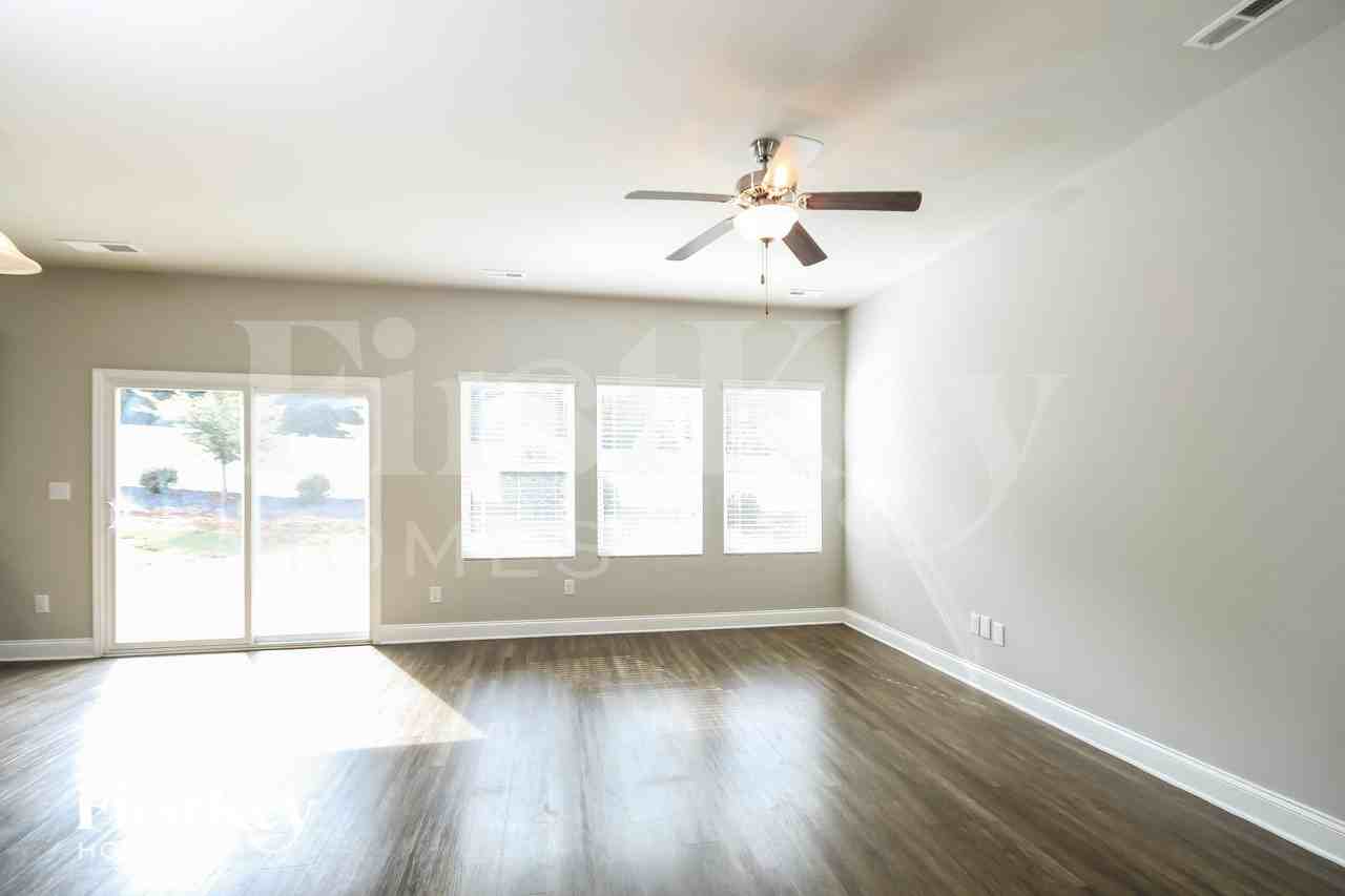 9018 Evans Woods Dr - Photo 2 of 16