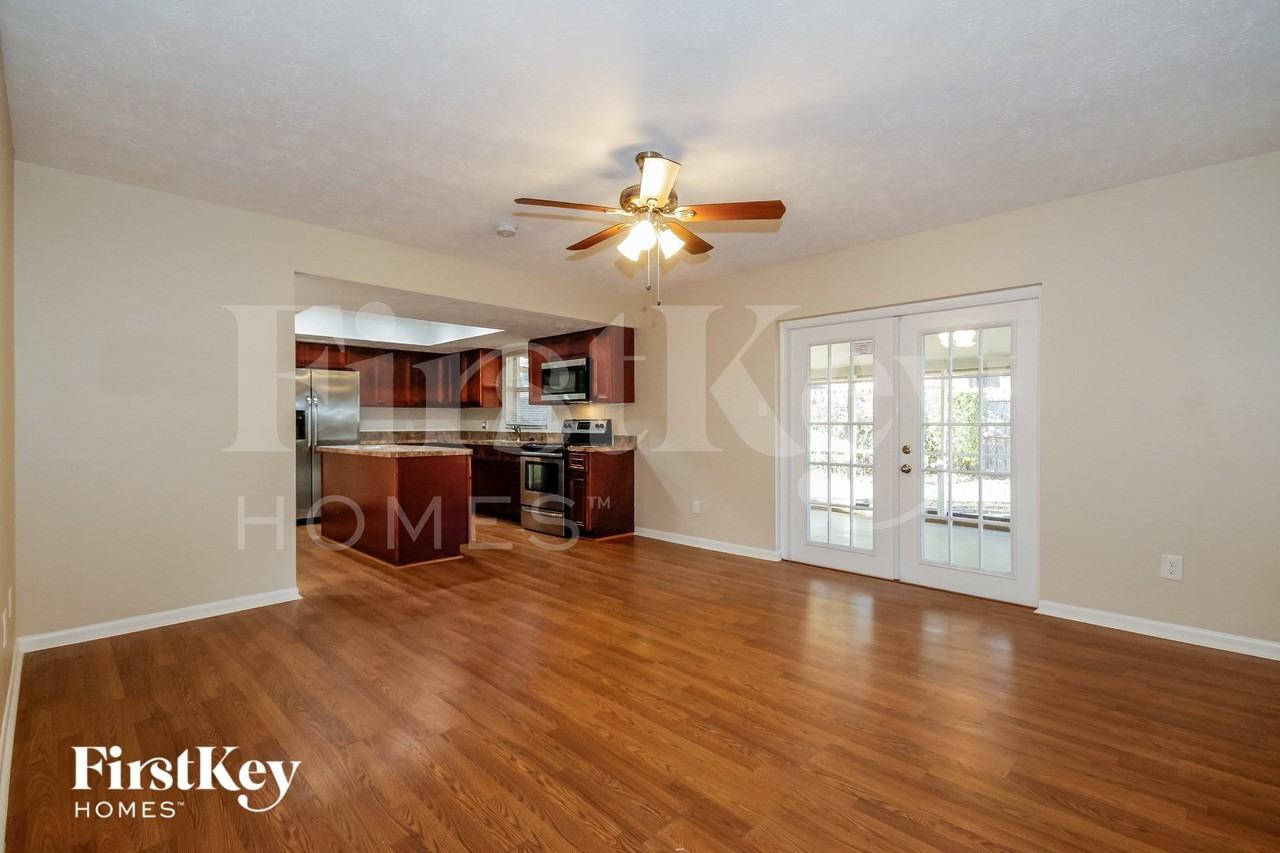 3814 Treadway Dr - Photo 4 of 15