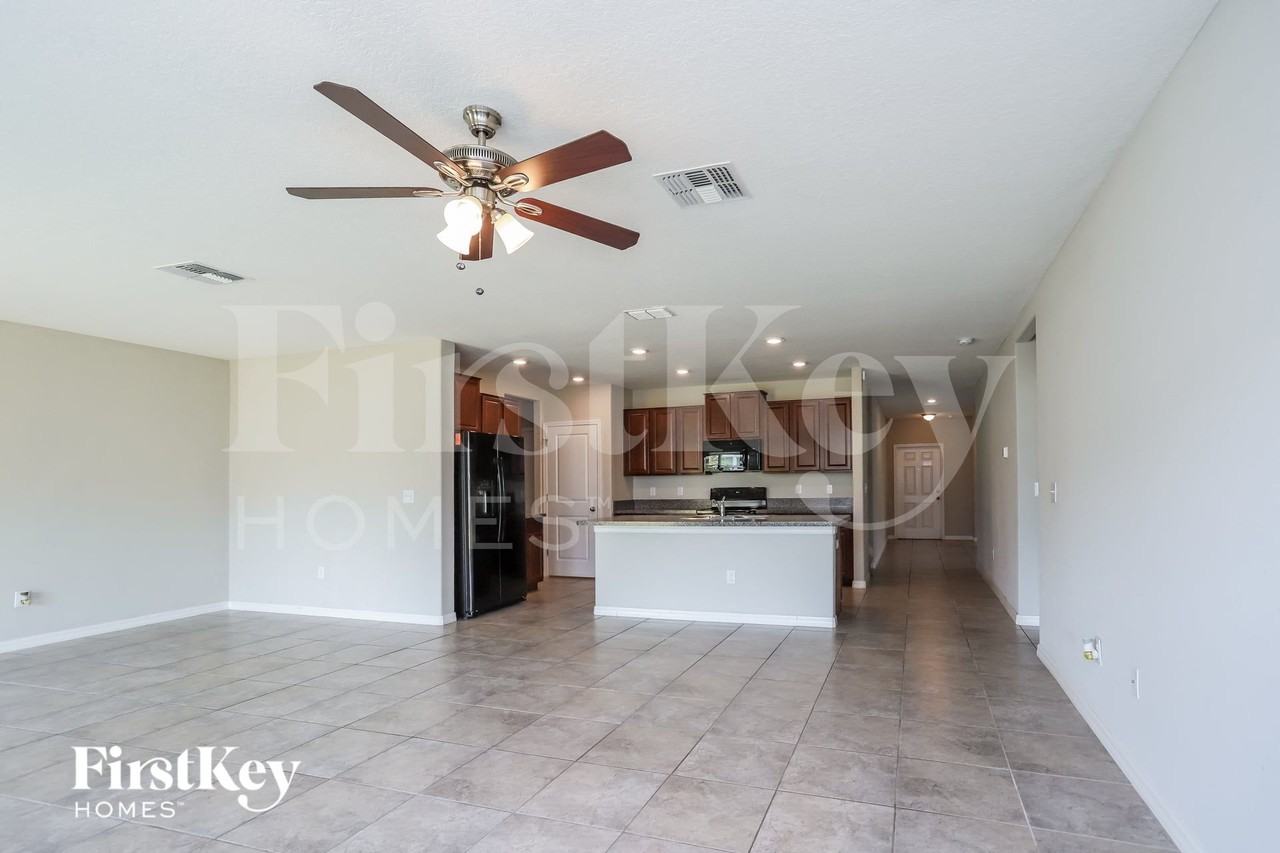 9632 Sage Creek Dr - Photo 3 of 15