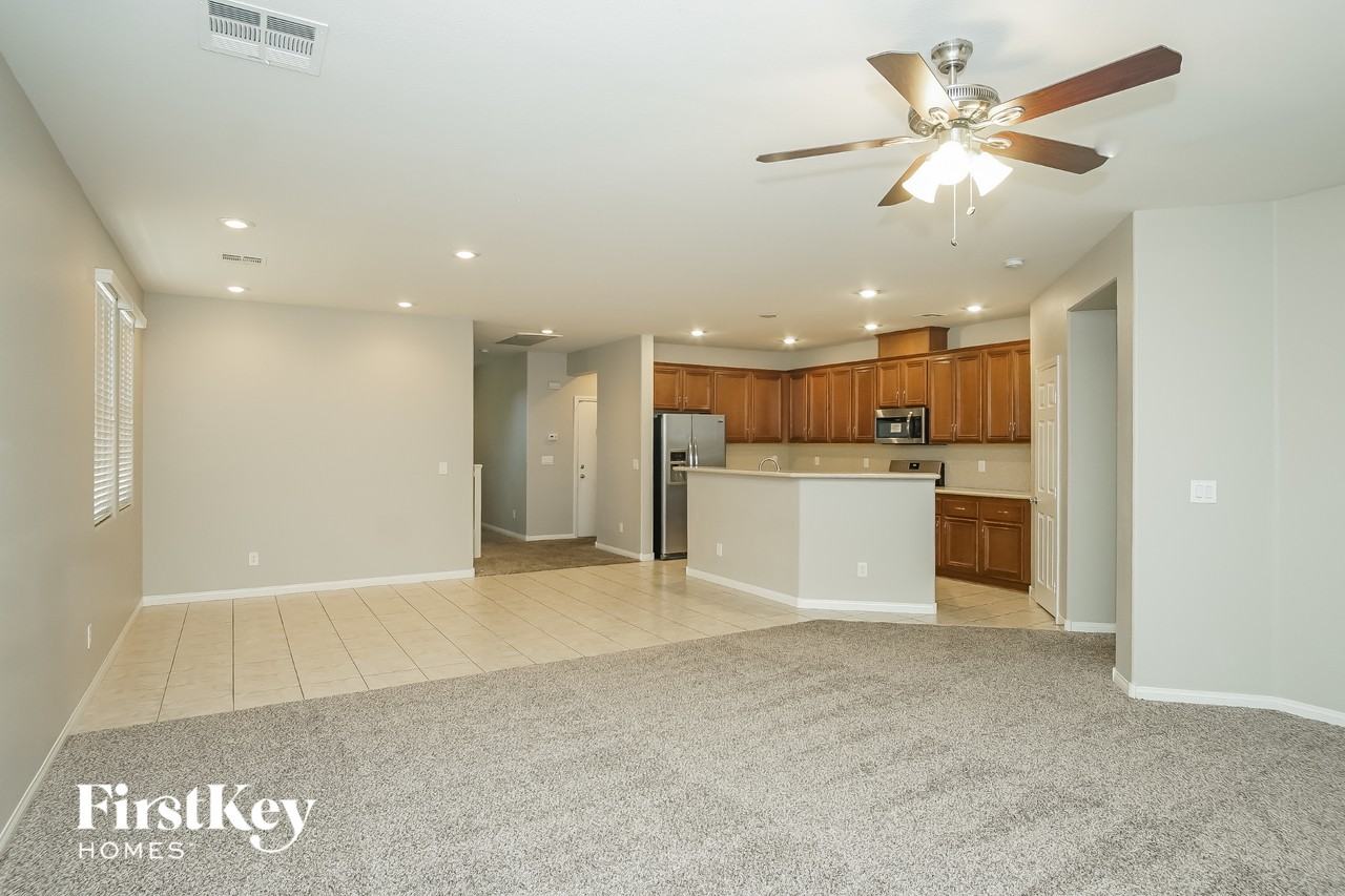 9187 Sendero Ave - Photo 4 of 15