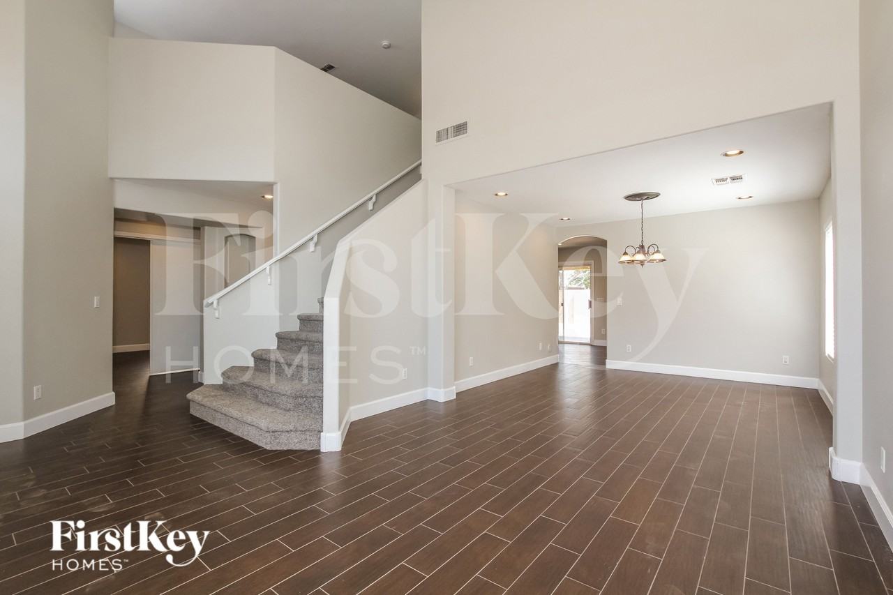 9156 W Quail Ave - Photo 2 of 15