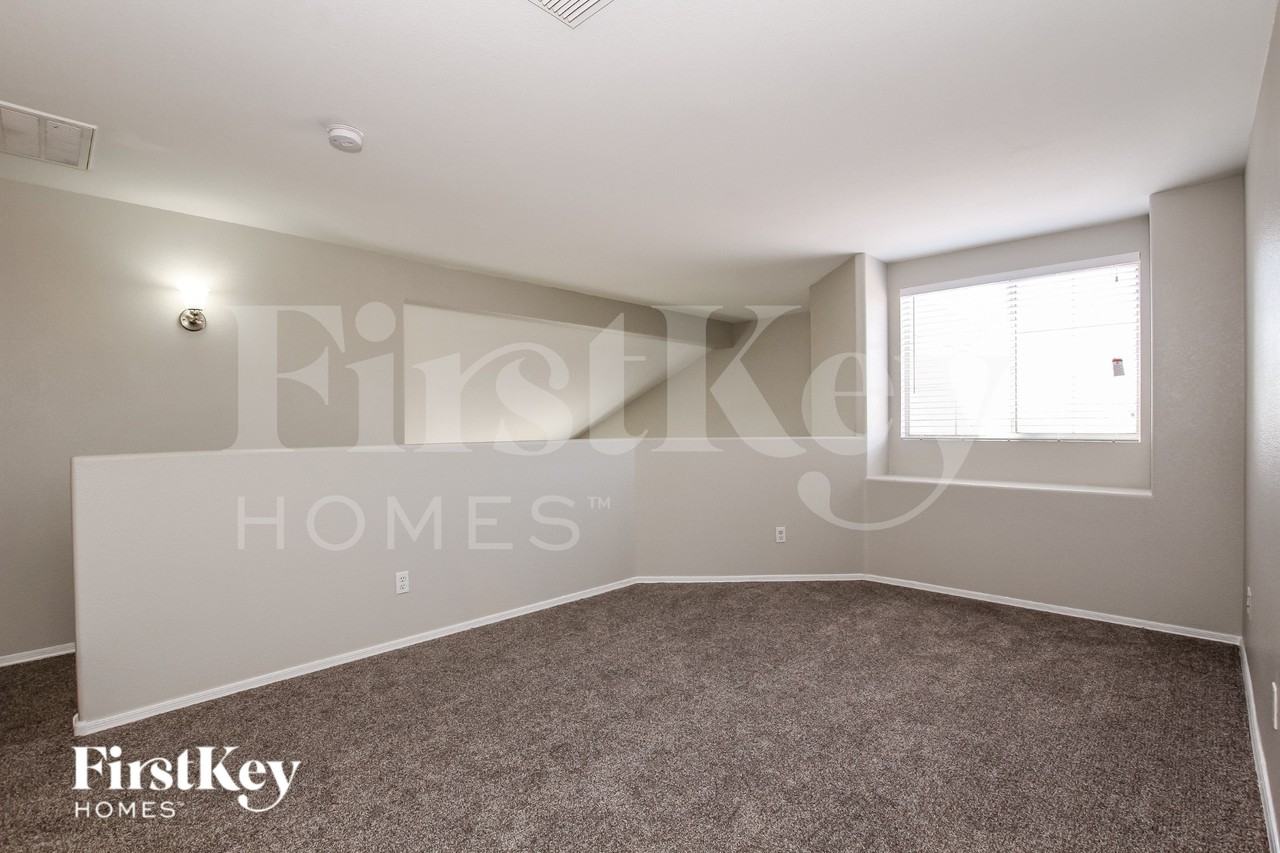 9156 W Quail Ave - Photo 7 of 15