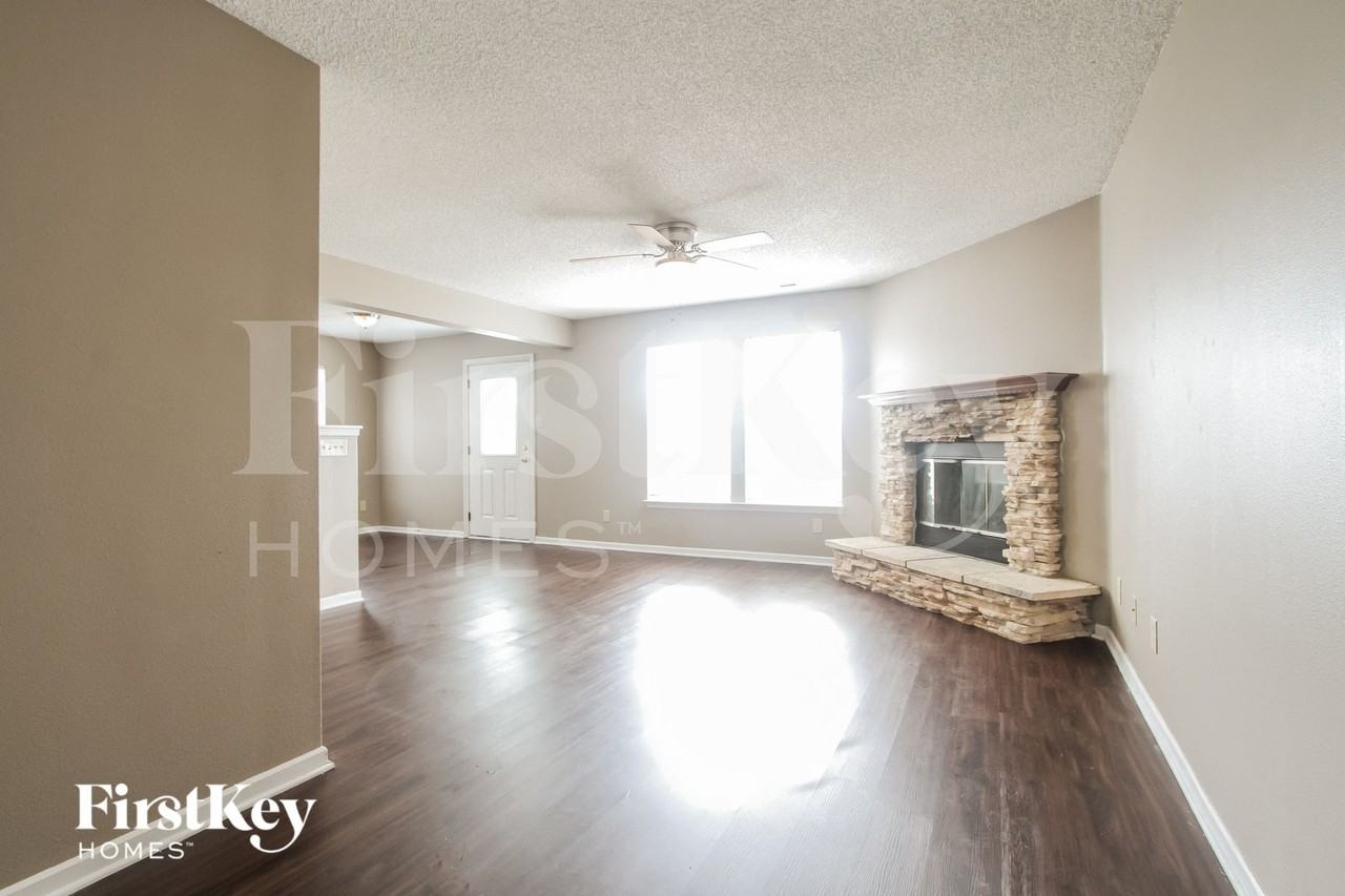 7912 Puckett Ln - Photo 2 of 15