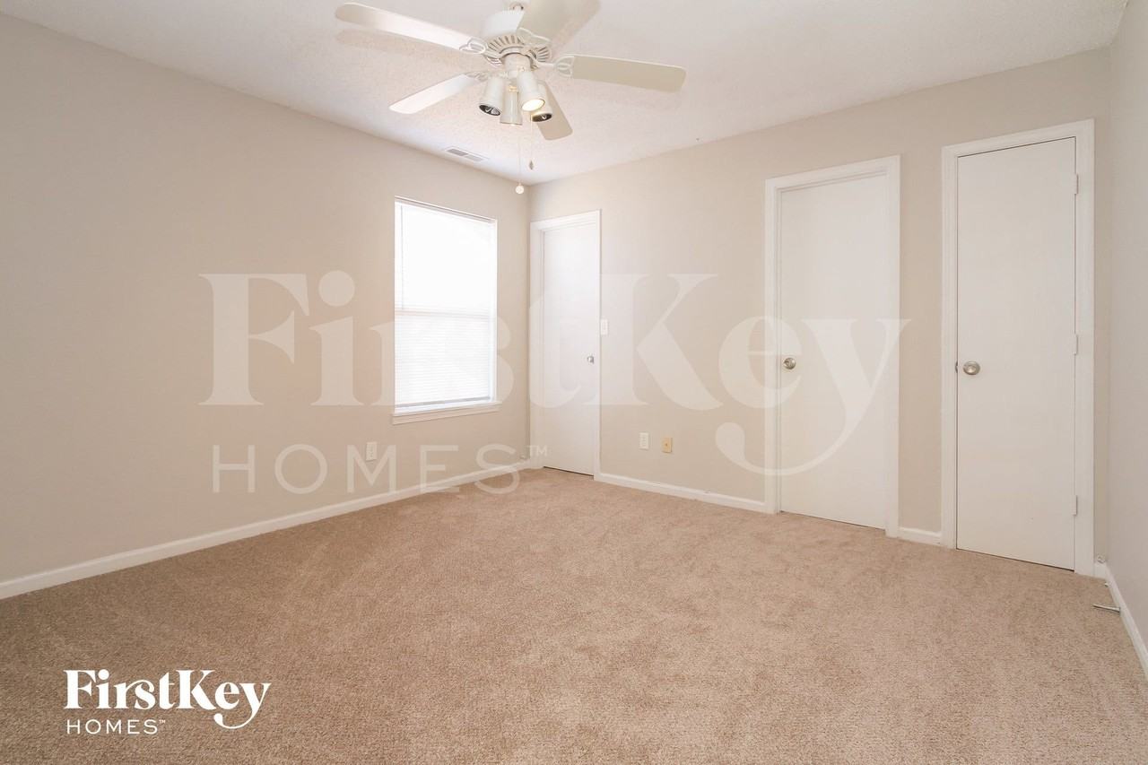 7608 Lake Vista Ln - Photo 6 of 15