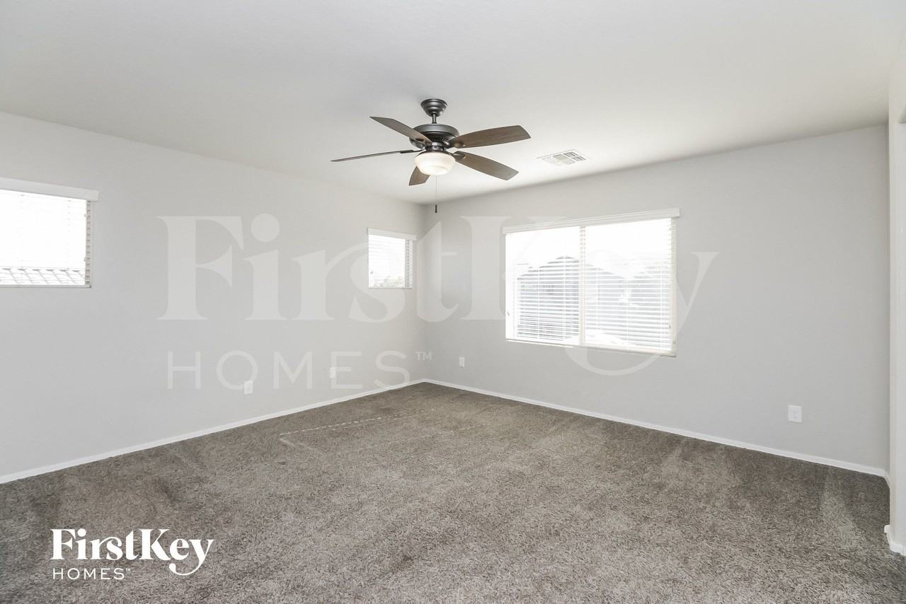 707 E Blossom Rd - Photo 6 of 15
