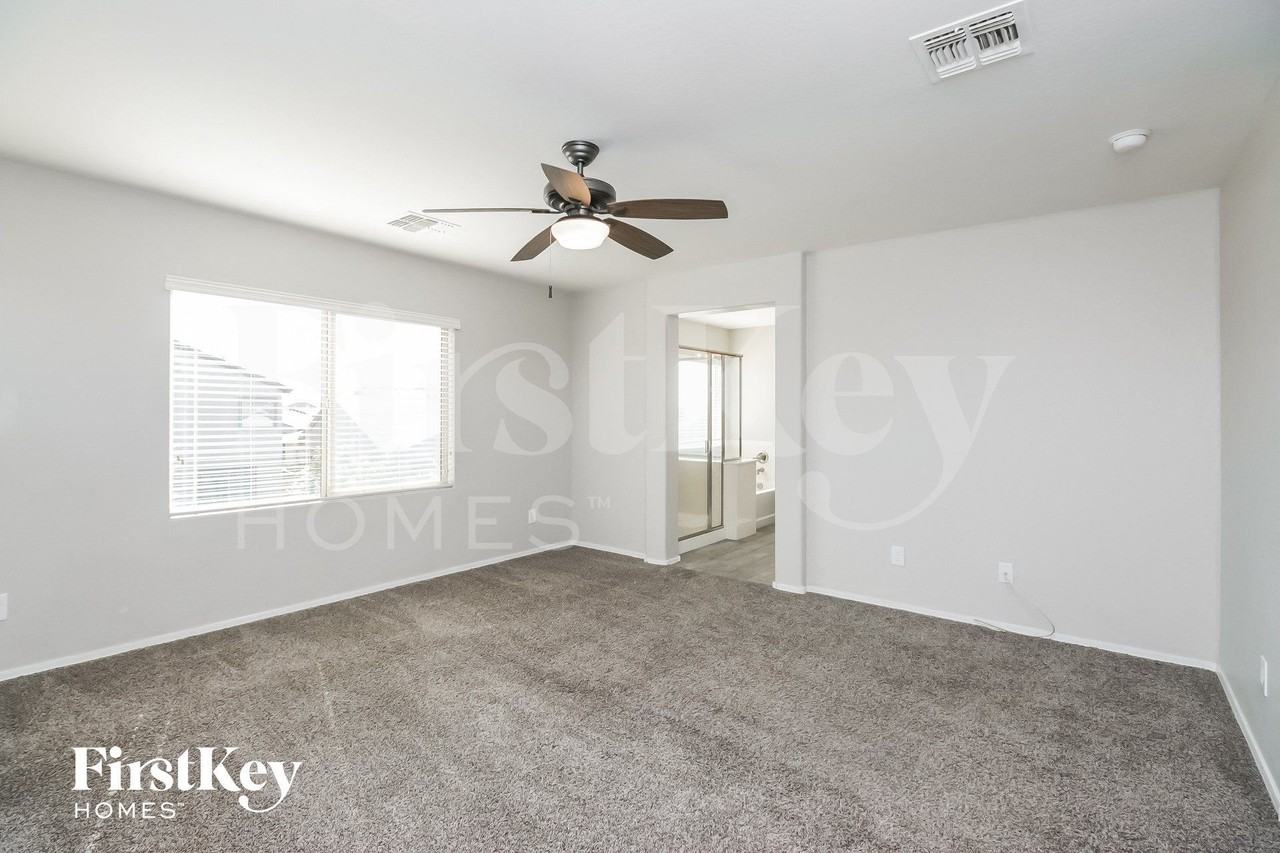 707 E Blossom Rd - Photo 7 of 15