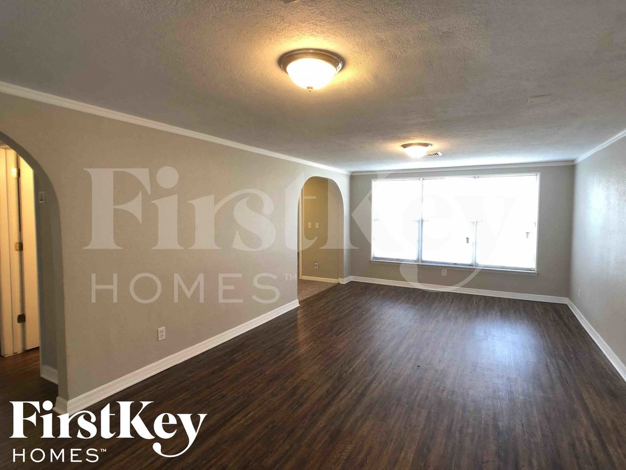 645 Lexington St - Photo 2 of 16