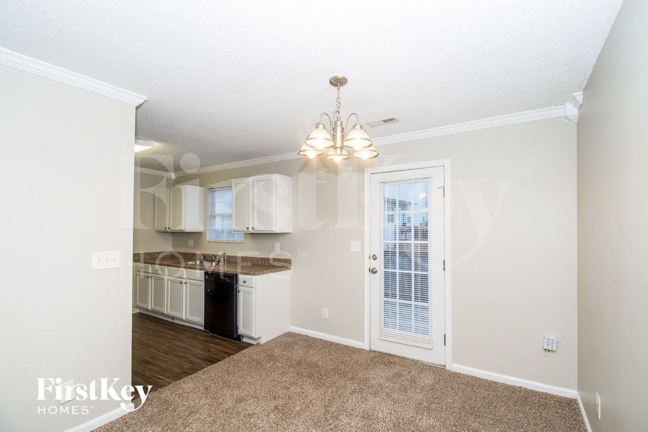 604 Rays Ln Se - Photo 5 of 15