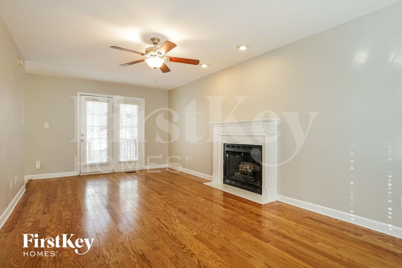604 Lakeview Ave - Photo 3 of 15