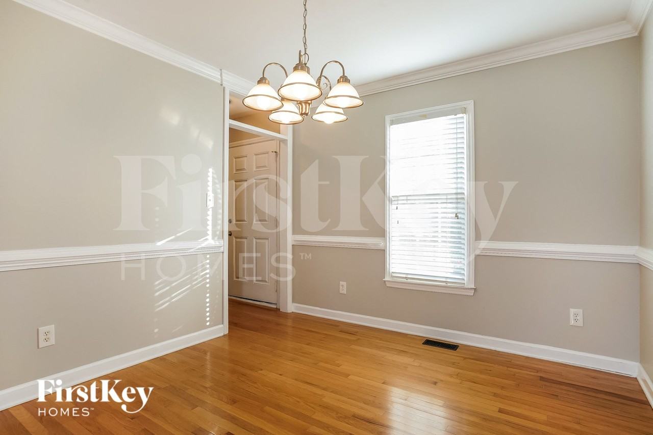 604 Lakeview Ave - Photo 5 of 15