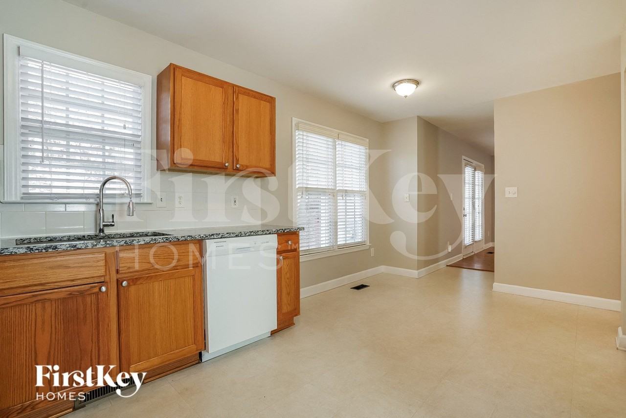604 Lakeview Ave - Photo 7 of 15