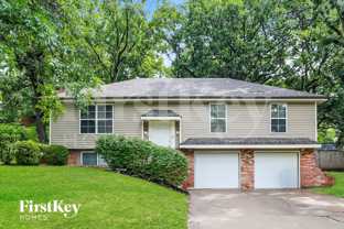 5905 Nw Whispering Oaks Ln - Photo 1 of 1
