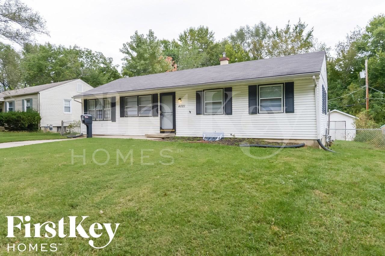 4021 S Osage St - Photo 2 of 15