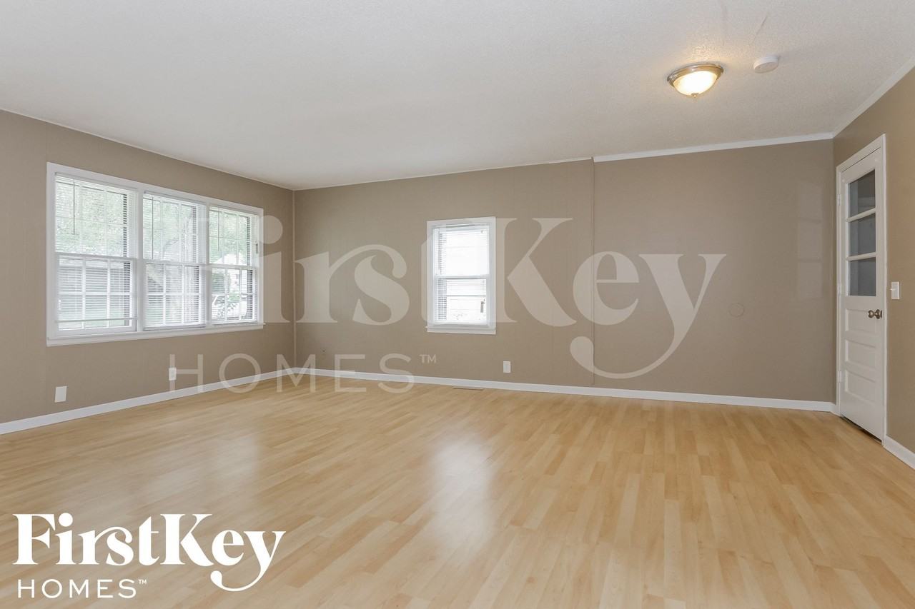 4021 S Osage St - Photo 3 of 15