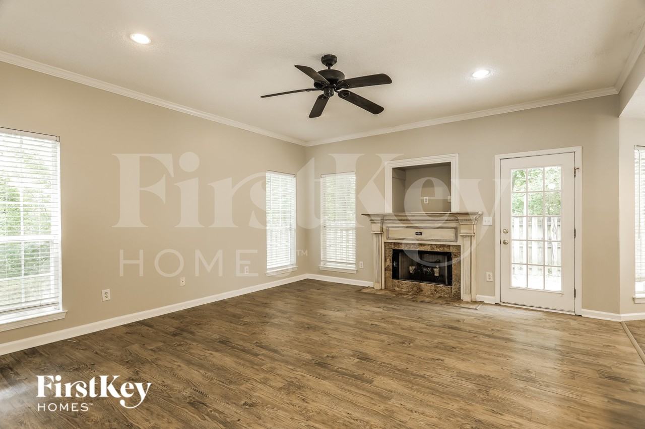 3021 Bowron Rd - Photo 3 of 19