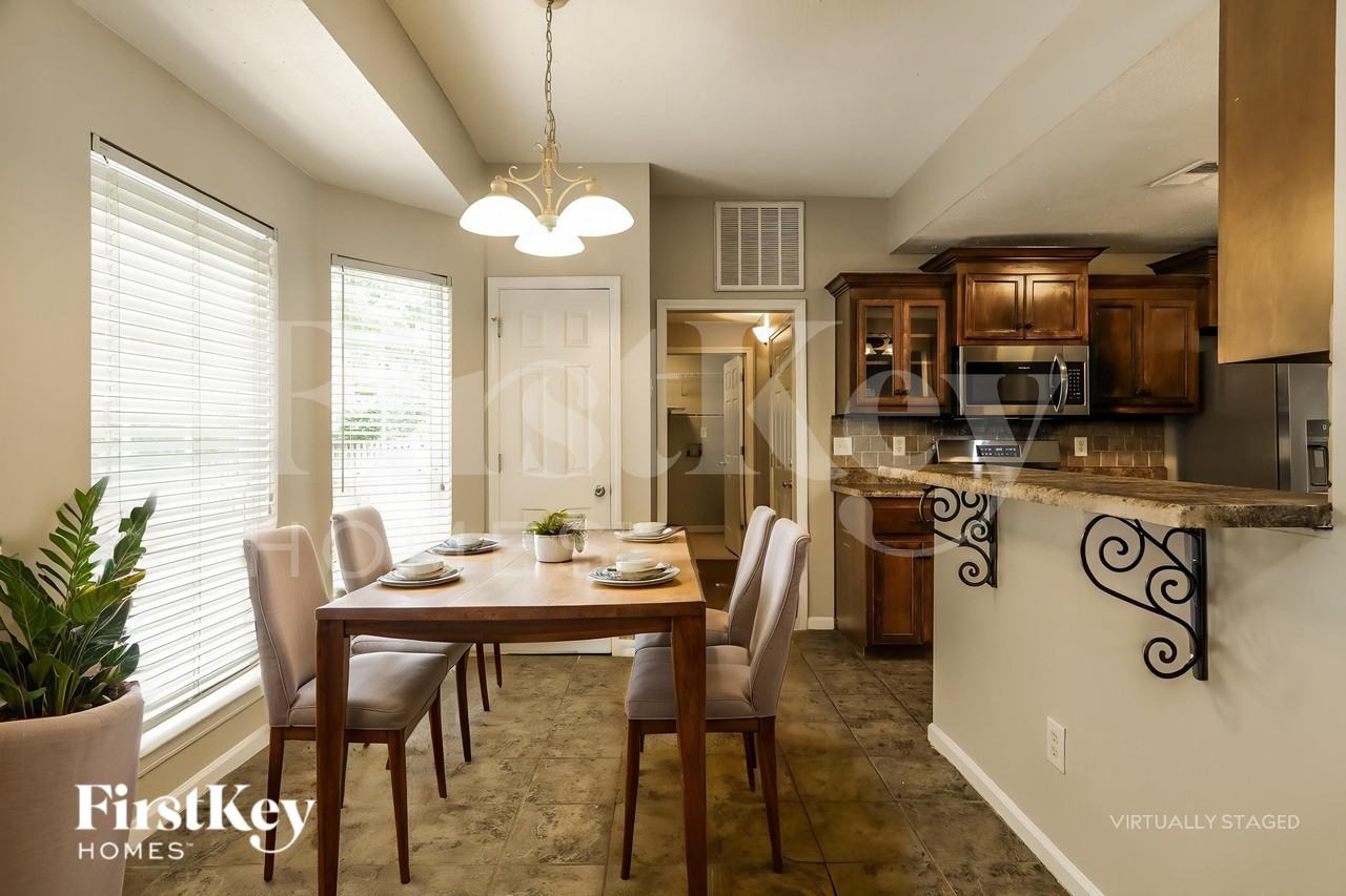 3021 Bowron Rd - Photo 6 of 19