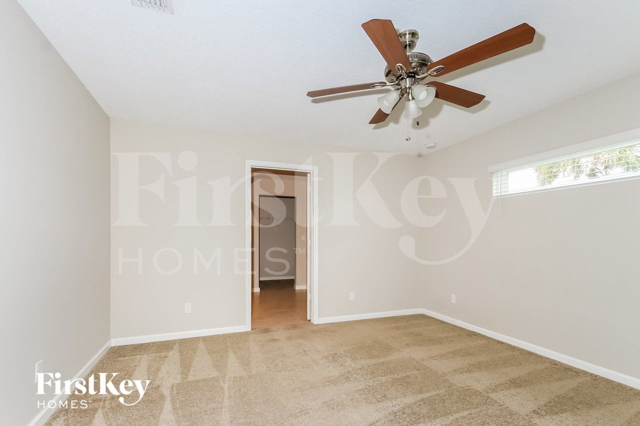 1943 Sw Sunglow St - Photo 6 of 15