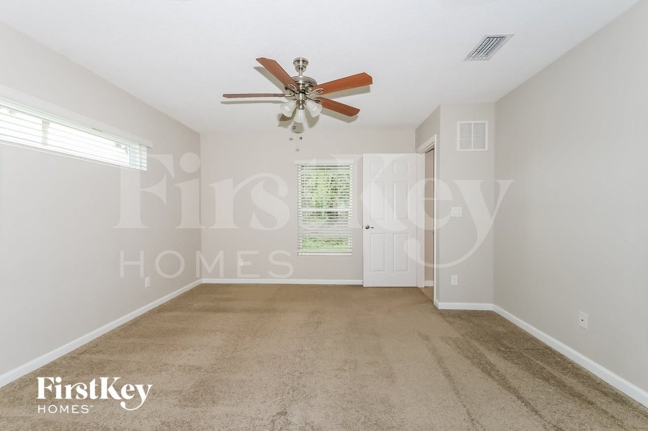 1943 Sw Sunglow St - Photo 7 of 15
