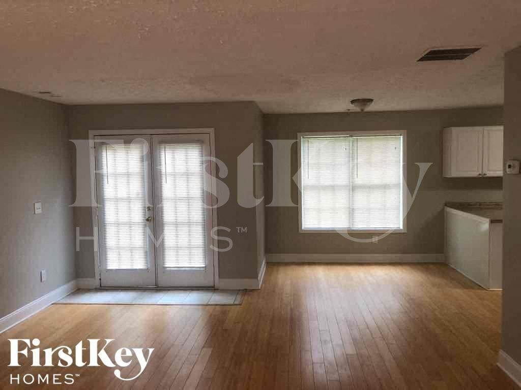 1813 Alcovy Springs Ln - Photo 3 of 18