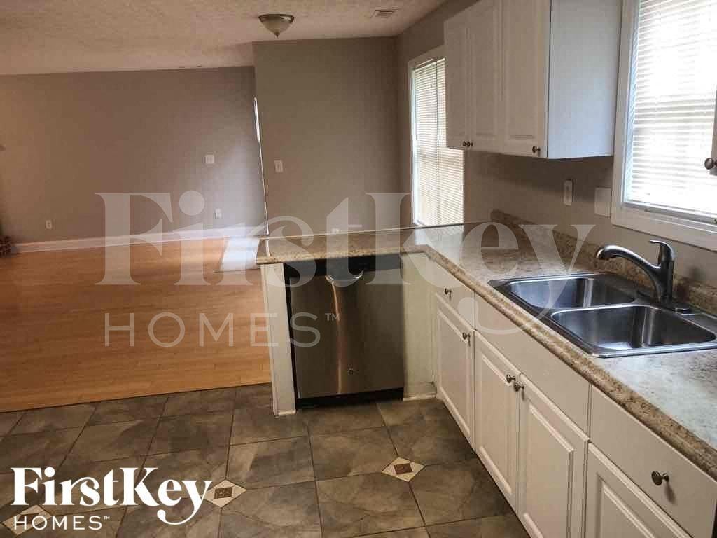 1813 Alcovy Springs Ln - Photo 5 of 18