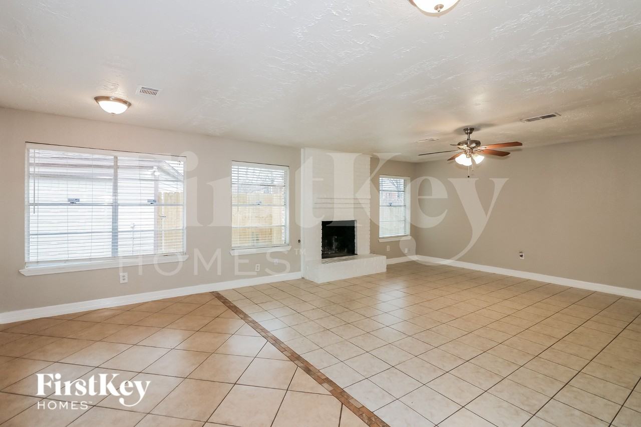 16534 Royal Mile Ln - Photo 3 of 16