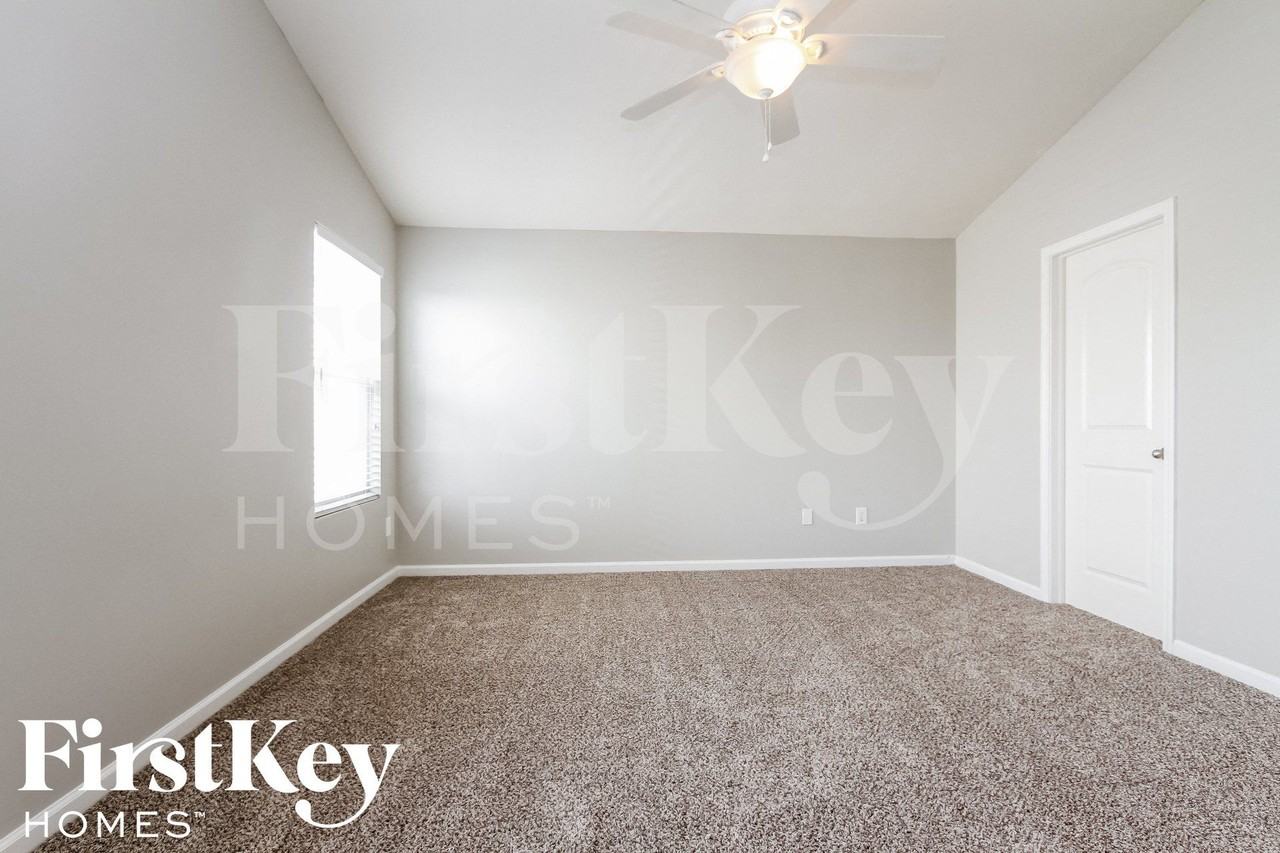 15526 Farmland Ct - Photo 7 of 15