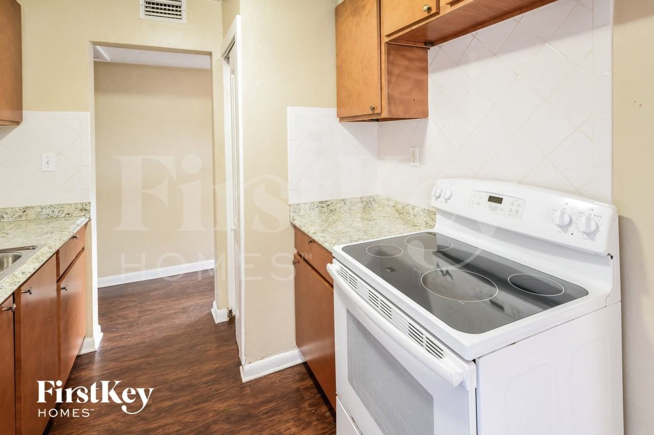 1521 Heather Ave - Photo 6 of 15
