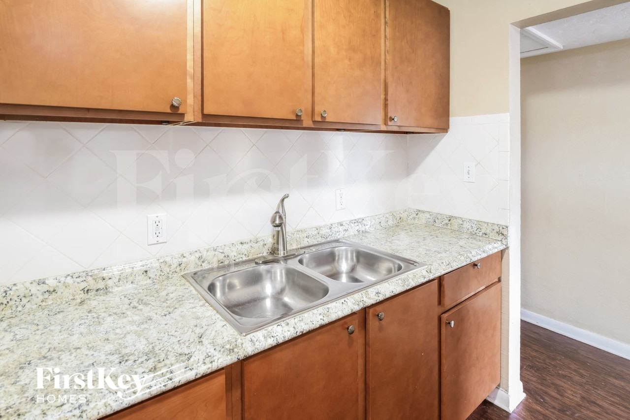 1521 Heather Ave - Photo 7 of 15
