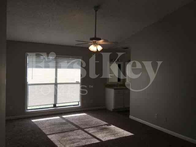1521 Dess Dr - Photo 2 of 24