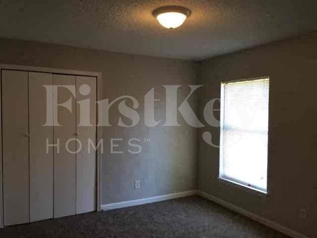 1521 Dess Dr - Photo 6 of 24