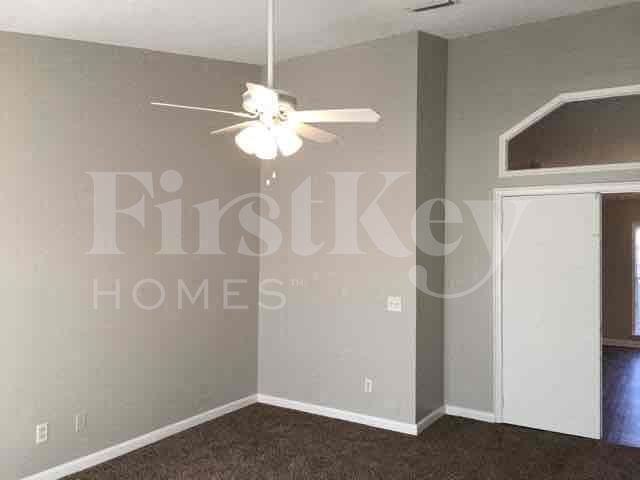 1521 Dess Dr - Photo 7 of 24