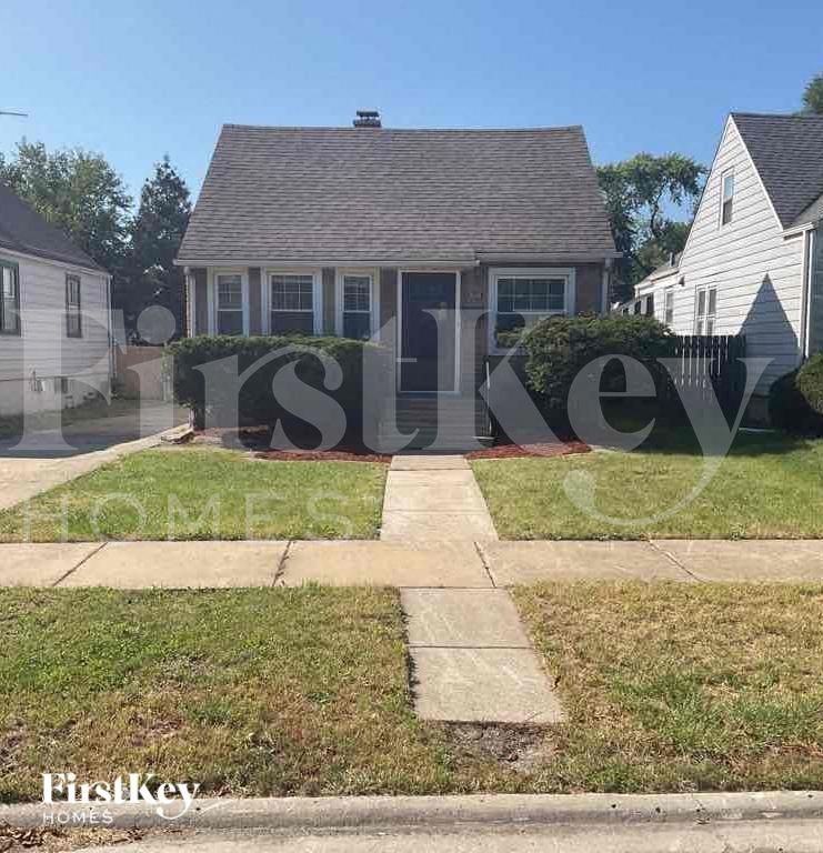 14646 Atlantic Ave - Photo 2 of 11