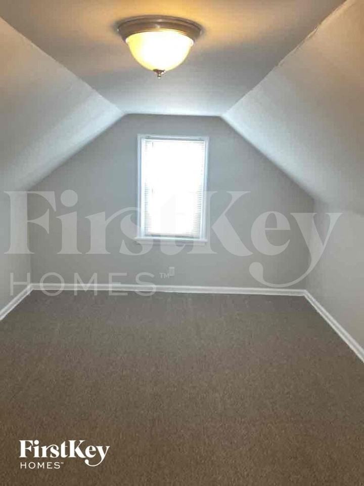 14646 Atlantic Ave - Photo 7 of 11