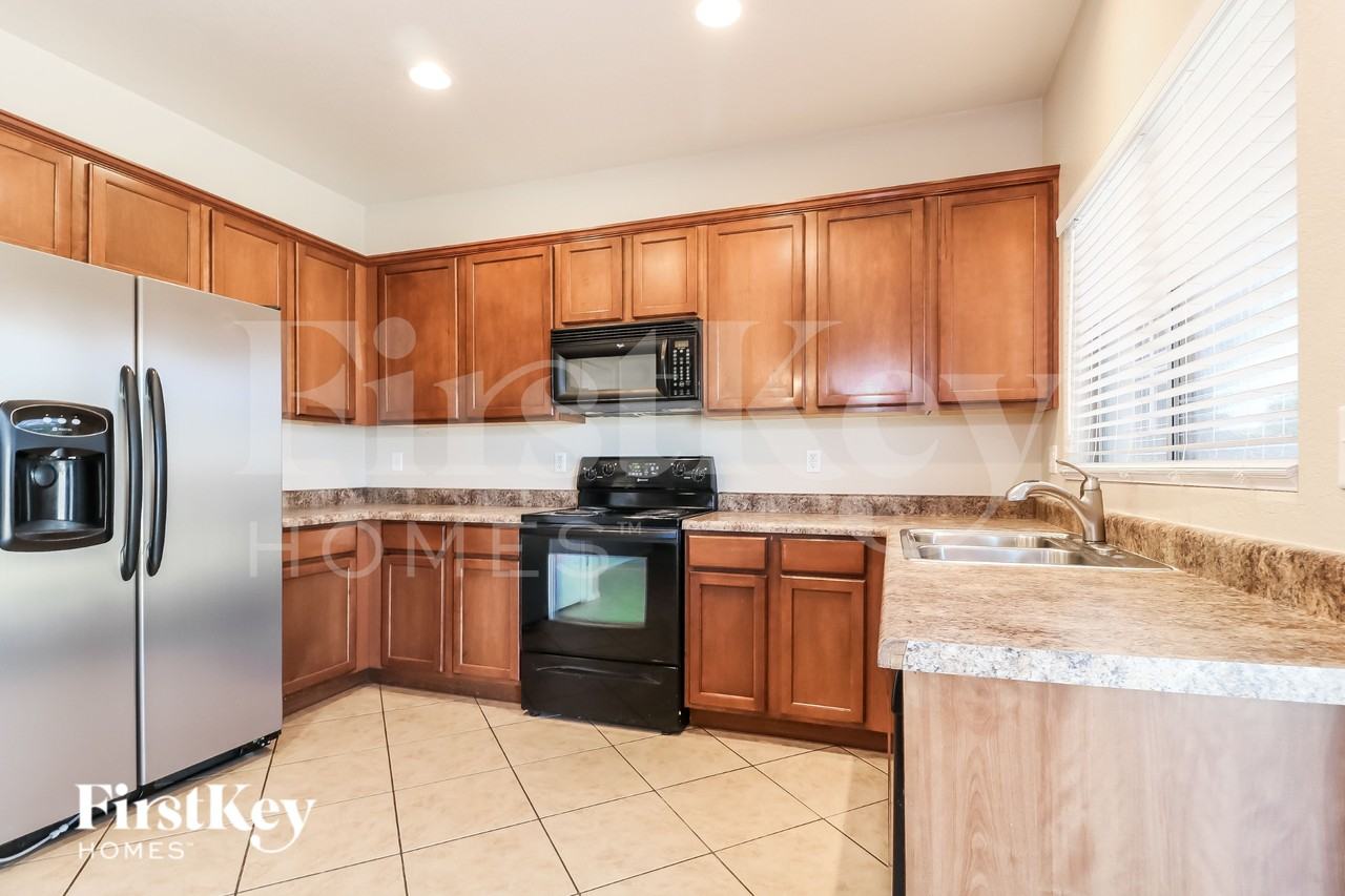 14524 W Evans Dr - Photo 5 of 16