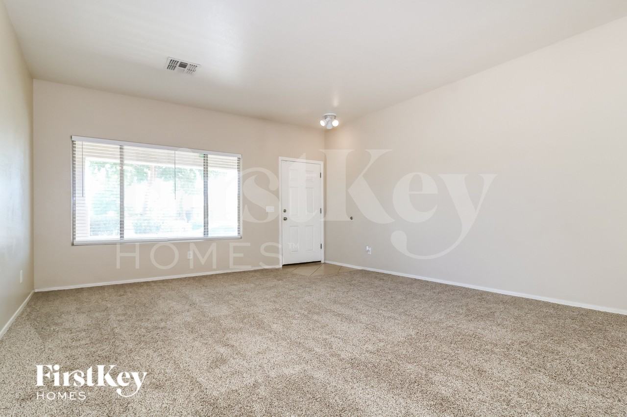 14524 W Evans Dr - Photo 6 of 16