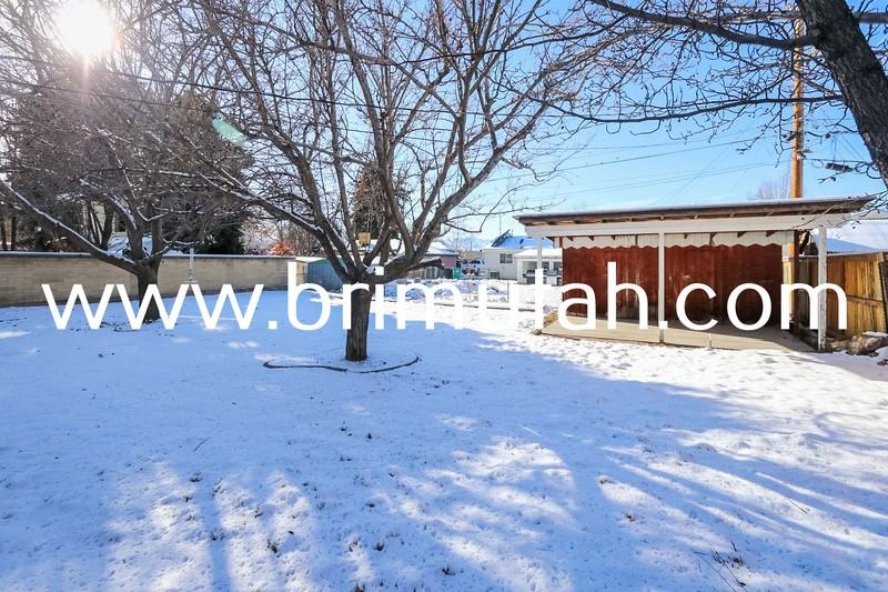 5856 S St - Photo 5 of 27