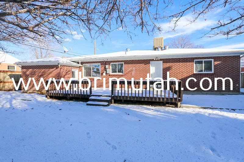 5856 S St - Photo 7 of 27