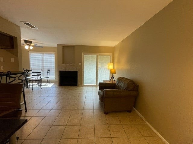 835 W Harwood Rd - Photo 5 of 21