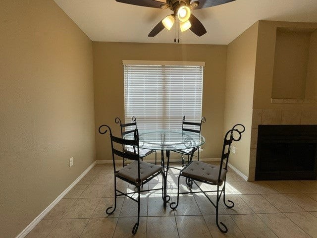 835 W Harwood Rd - Photo 7 of 21