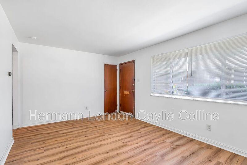 11276 Liana Ln - Photo 3 of 13