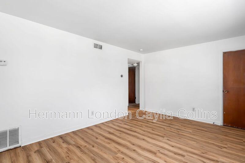 11276 Liana Ln - Photo 4 of 13