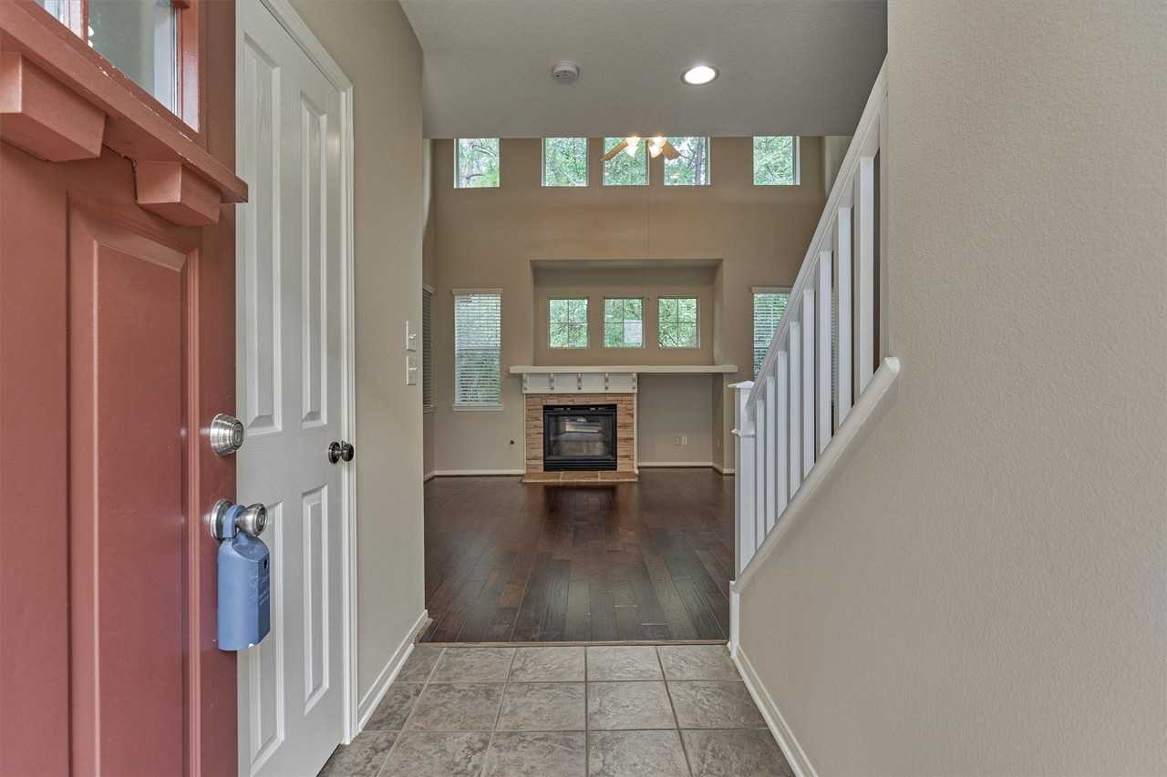 83 Woodlily Place Place - Photo 3 of 35