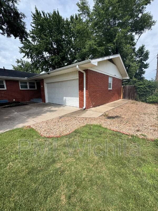 840 N Waddington Ave - Photo 2 of 25