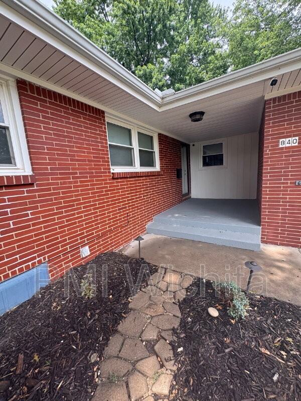 840 N Waddington Ave - Photo 3 of 25