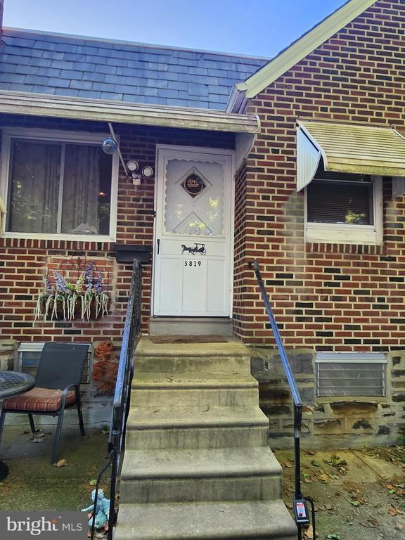 5819 Bustleton Ave - Photo 3 of 38