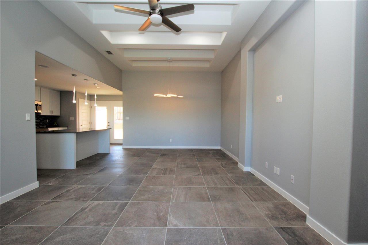 1009 La Muralla St - Photo 3 of 30