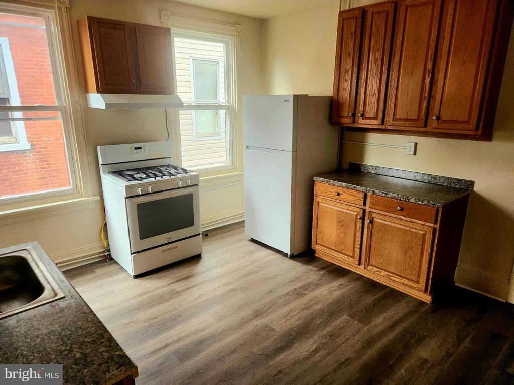 5023 Penn St - Photo 2 of 6