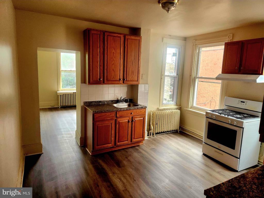 5023 Penn St - Photo 3 of 6